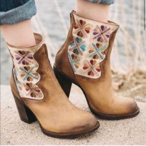 Steve Madden Free Bird Disco Hendrix Boots